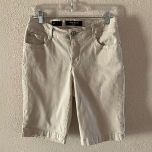 Nine West Jeans “Lucie” Bermuda Shorts Beige Straight Leg Stretch Women’s Size 8